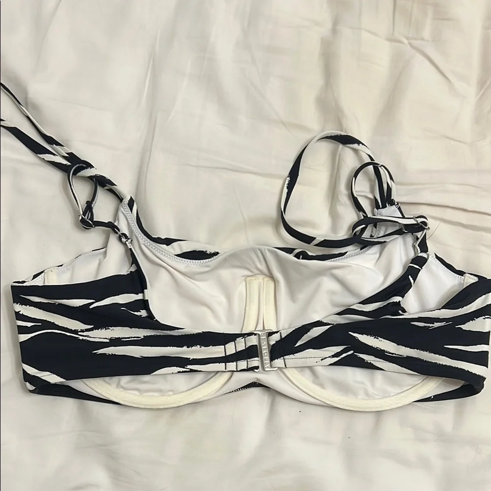Seafolly Black and White Bikini Top - Picture 3 of 4